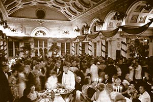 Historic ballroom gathering at Gideon Putnam Hotel