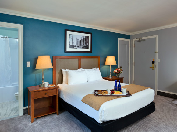 Gideon Putnam Refreshed Deluxe Queen Room
