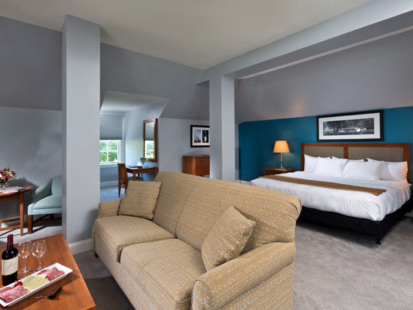 Gideon Putnam Refreshed Executive Suite