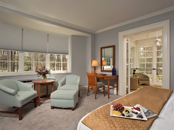 Gideon Putnam Refreshed Large Porch Suite
