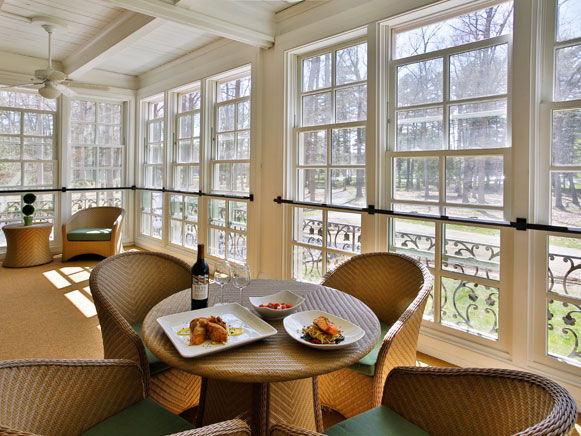 Gideon Putnam Refreshed Large Porch Suite