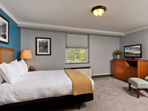 Gideon Putnam Refreshed Parlor Suite