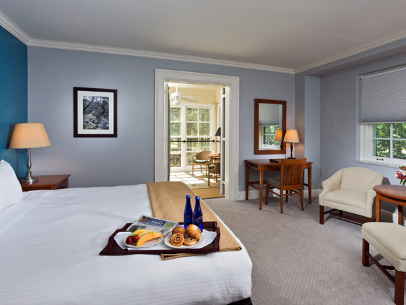 Gideon Putnam Refreshed Small Porch Suite