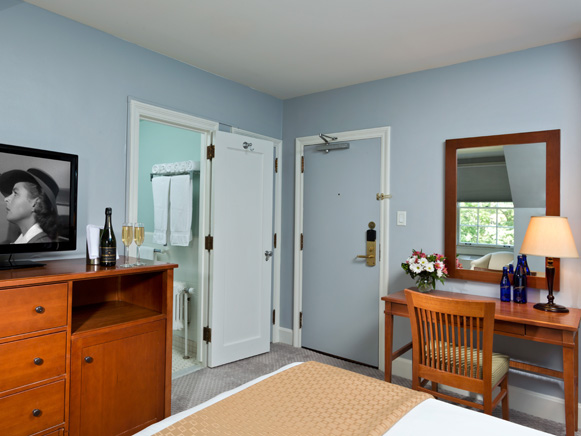 Gideon Putnam Refreshed Standard Queen Room